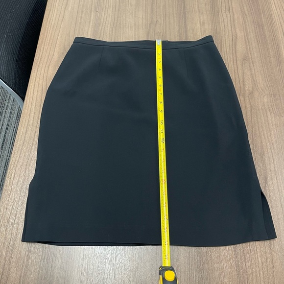 Ann Taylor Classic Chic Black Pencil Suit Skirt size 12 Petite - Picture 4 of 5